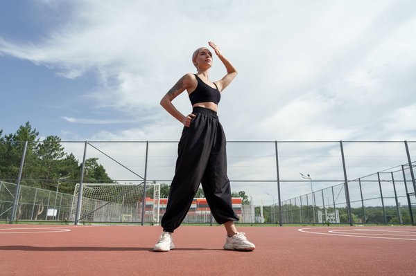 La tendance baggy pour les femmes : Optez pour une élégance décontractée