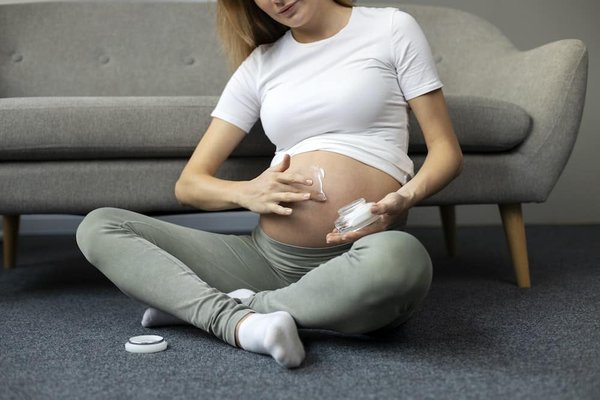 Les tendances mode printanières pour les femmes enceintes